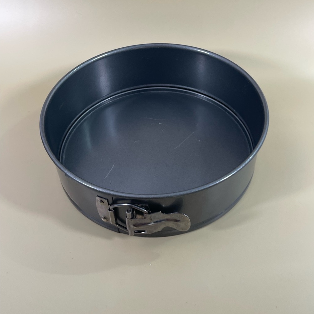 Springform Cheesecake Pan 9"x 3" - Picture 6 of 11